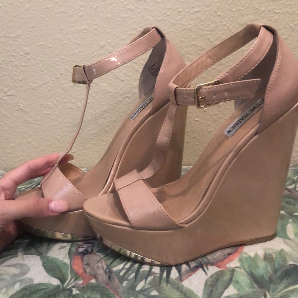 Steve Madden patent leather wedges